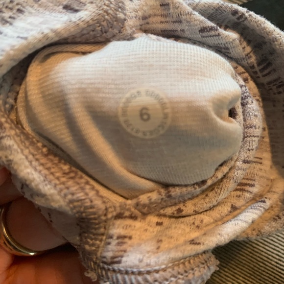 Lululemon wunder under leggings - size 6 - Picture 3 of 4